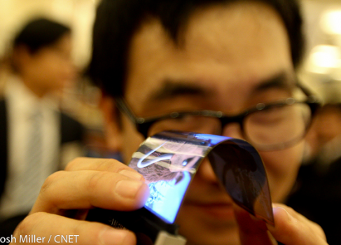 Samsung покажет гибкие дисплеи в январе