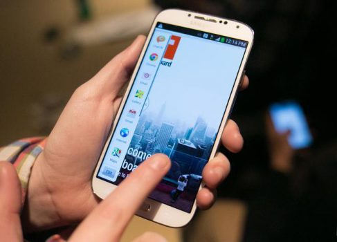Samsung Galaxy S IV появится в России 26 апреля